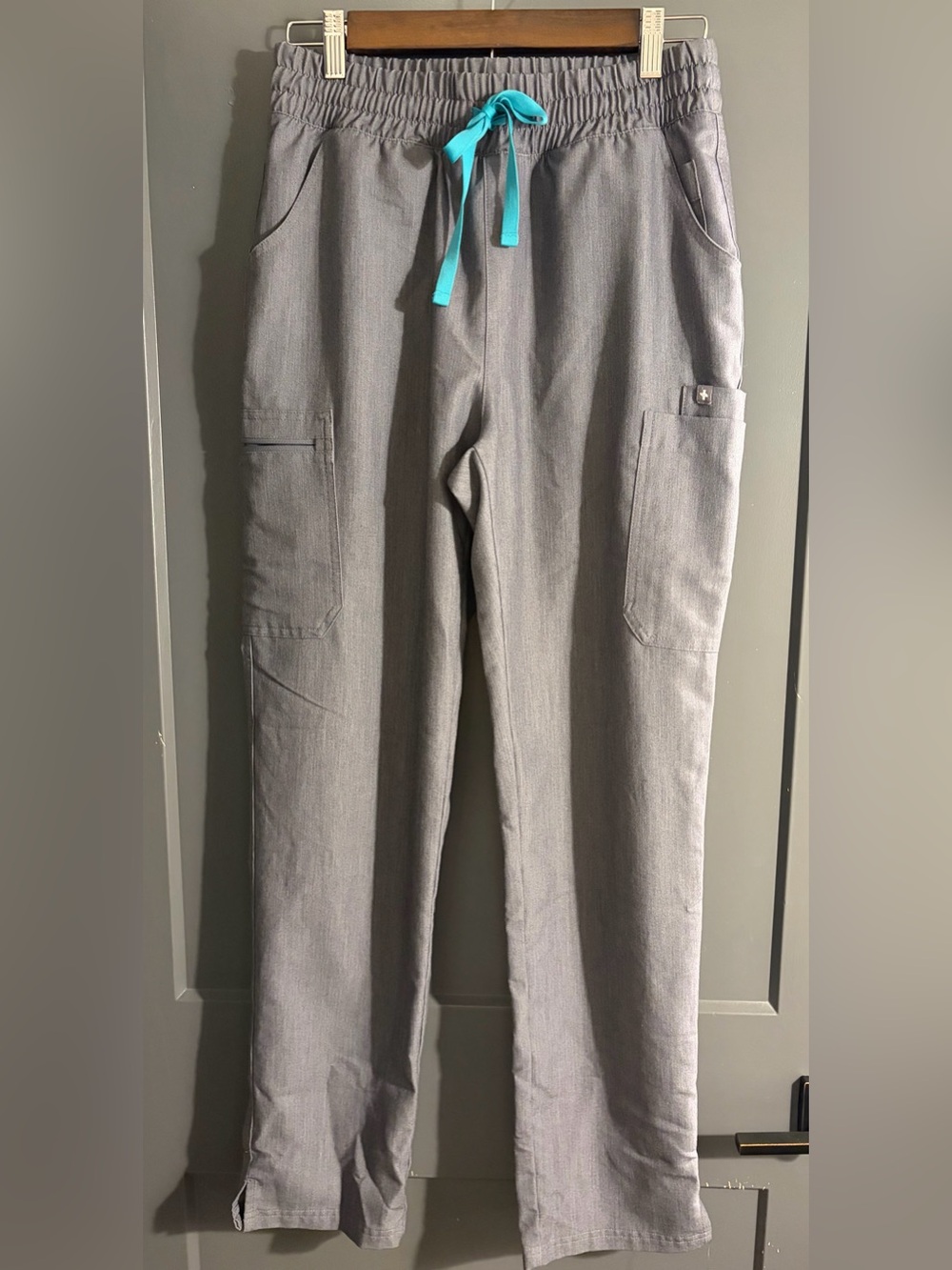 FIGS Yola Skinny Scrub Pants GPT Gray Aqua Drawstring Women’s Small Scrub Pants